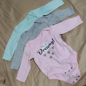 ⭐️Set of 3 Like New Long Sleeved Onesies